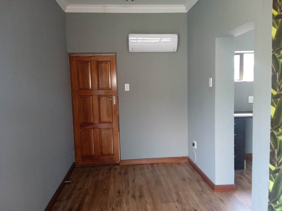 To Let 5 Bedroom Property for Rent in Xanadu North West